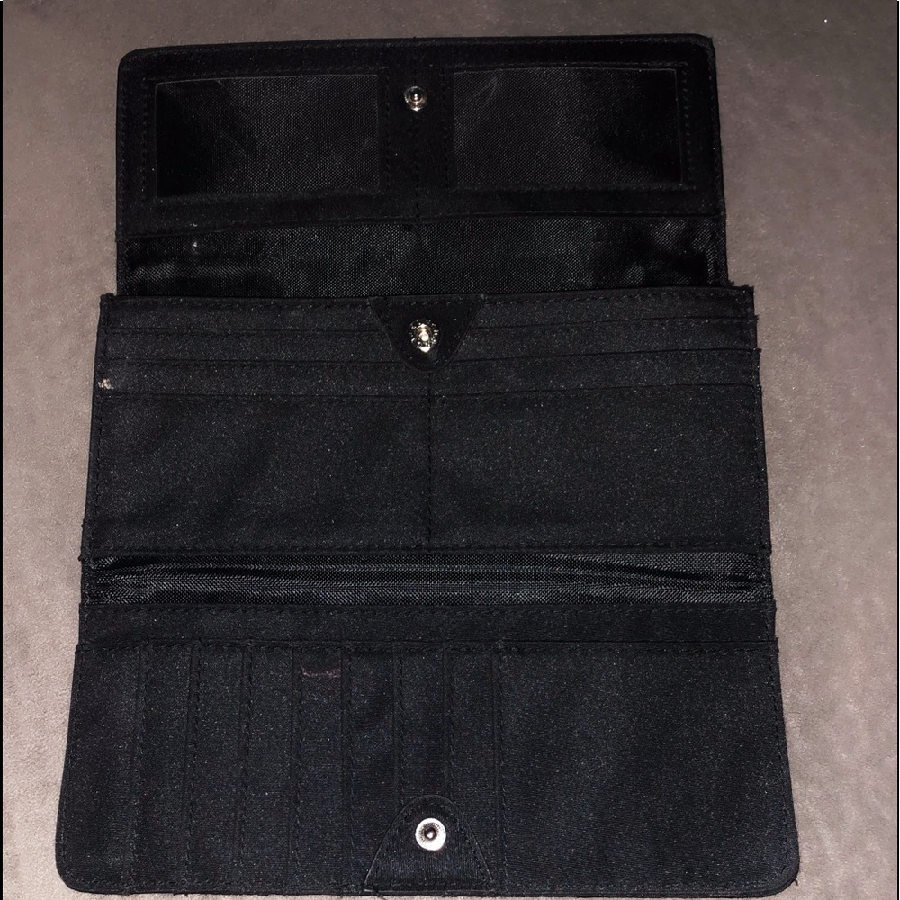 Kenneth Cole Reaction Wallet - Picture 5 of 5